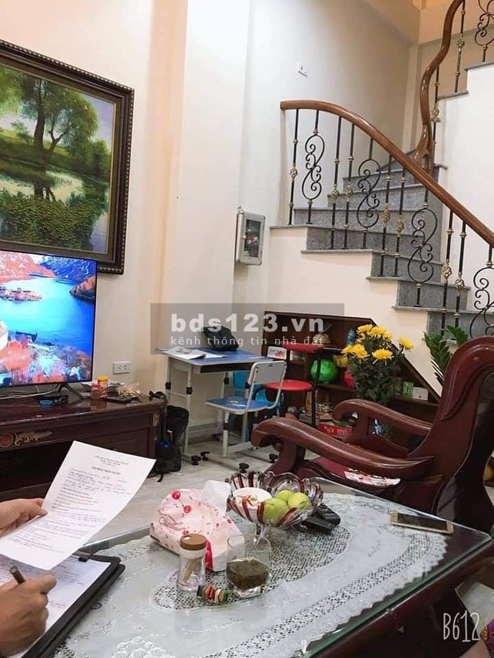 Cần bán gấp nhà phố Tây Sơn, lô góc 3 mặt thoáng, dt 34m2x4 tầng, giá 3.4 tỷ