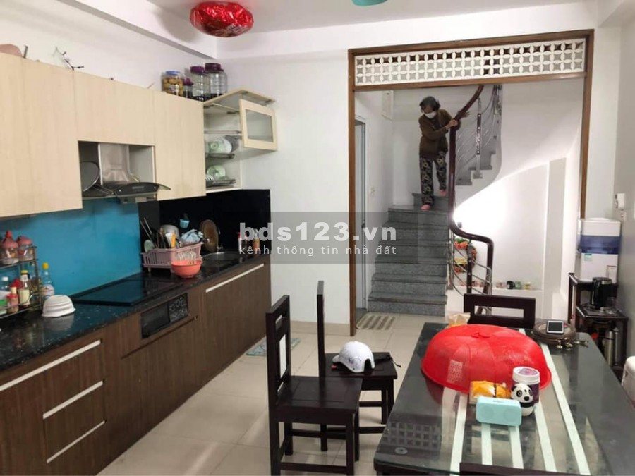 Bán nhà siêu hiếm Phố Trung Tự, Ô tô, 7 tầng xin sò chỉ, mặt tiền rộng rãi 4m chỉ 3.65 tỷ