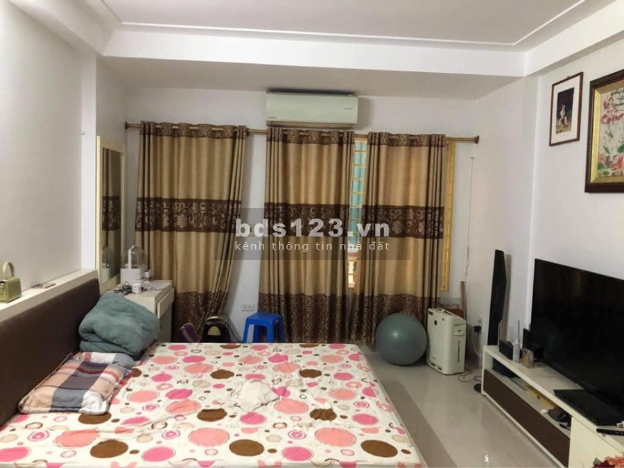 Bán nhà siêu hiếm Phố Trung Tự, Ô tô, 7 tầng xin sò chỉ, mặt tiền rộng rãi 4m chỉ 3.65 tỷ