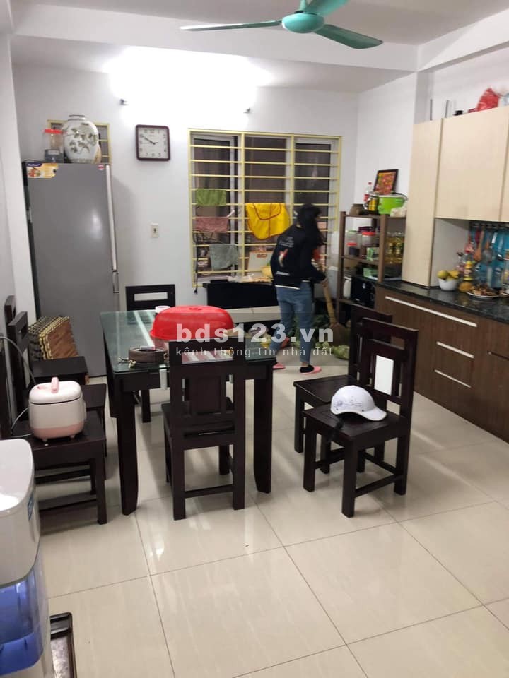 Bán nhà siêu hiếm Phố Trung Tự, Ô tô, 7 tầng xin sò chỉ, mặt tiền rộng rãi 4m chỉ 3.65 tỷ