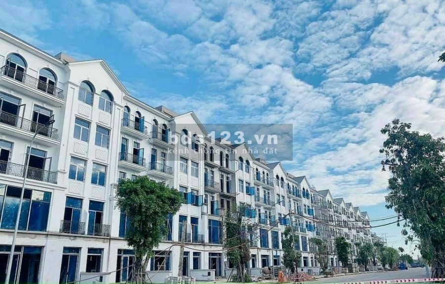 Bán cắt lỗ căn shop Manhattan Vinhomes Q9 - vào tiền 30% ký HĐMB