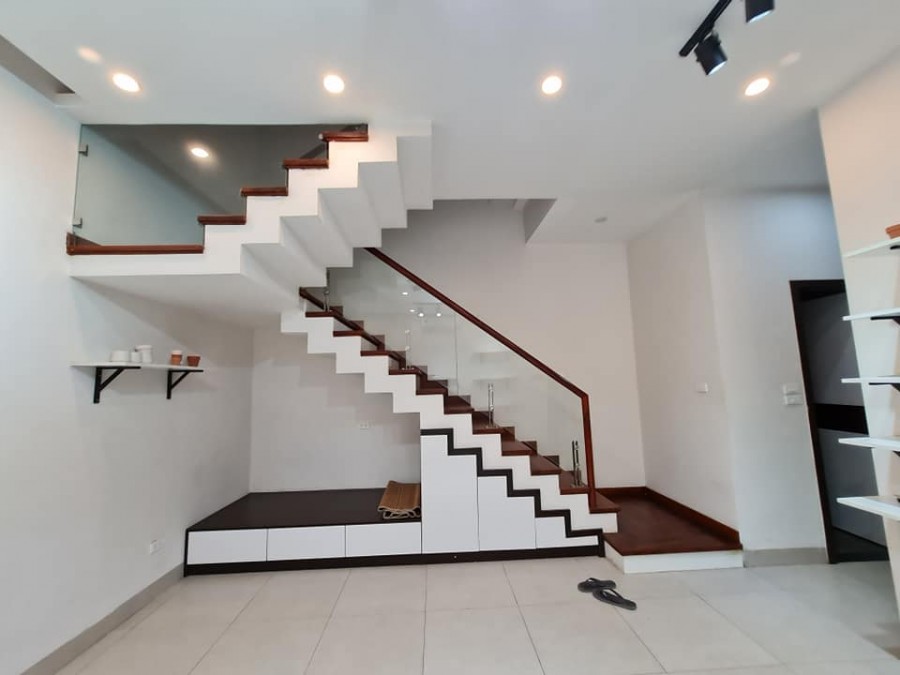 Bán Nhà Khương Trung 71m2 - Gần Oto - Gần Phố - Nội Thất Hiện Đại - Nhà Đẹp Ở Ngay