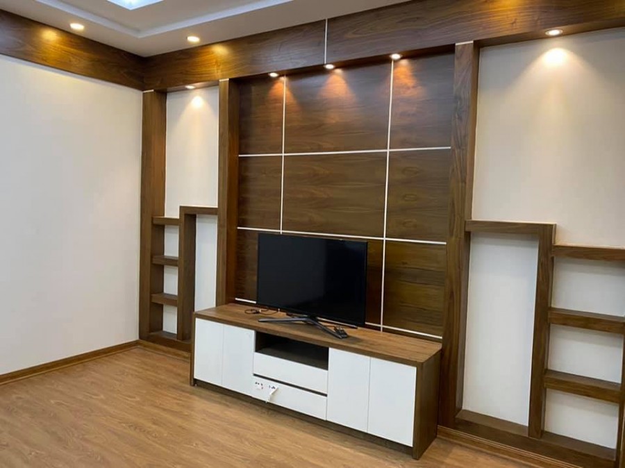 Bán Nhà 43m2 x 5 Tầng, Mới Đẹp, Ô Tô Vào Nhà Phố Lạc Long Quân Chỉ 6.4 Tỷ