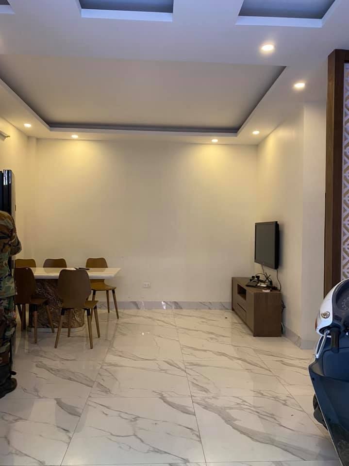 Bán Nhà 43m2 x 5 Tầng, Mới Đẹp, Ô Tô Vào Nhà Phố Lạc Long Quân Chỉ 6.4 Tỷ