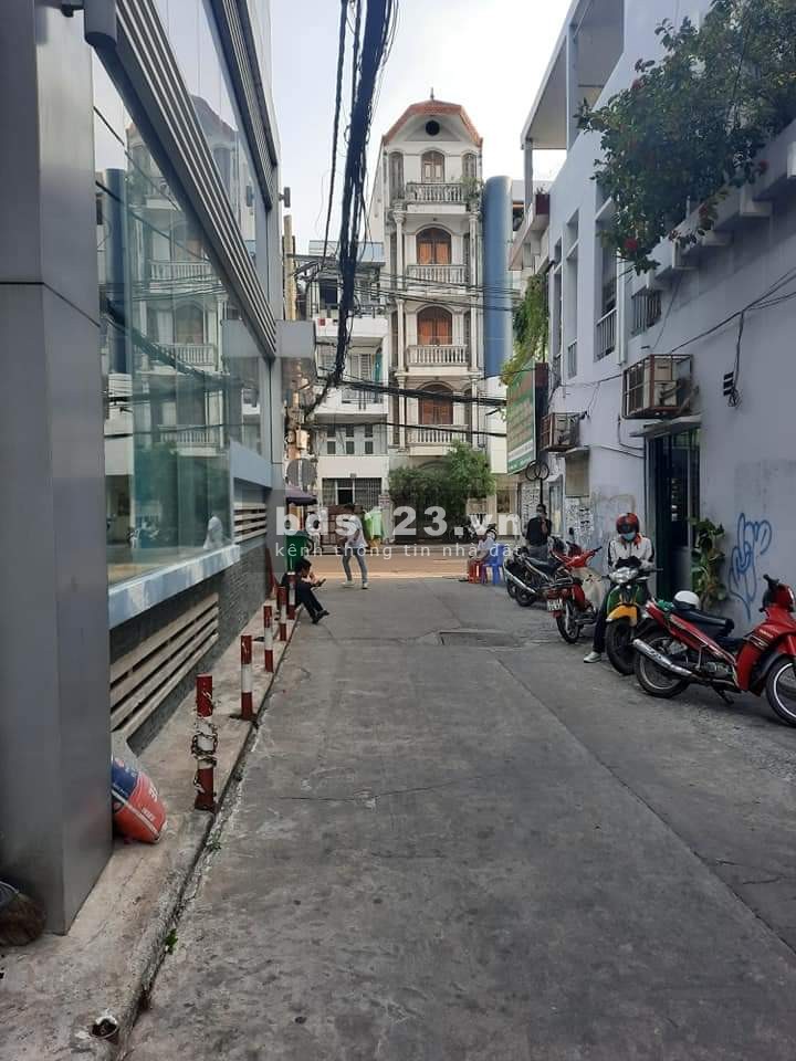 Bán nhà 5 tầng đường Huỳnh Văn Bánh, Phú Nhuận 6 x 15, 95 m2, giá 9 tỷ.