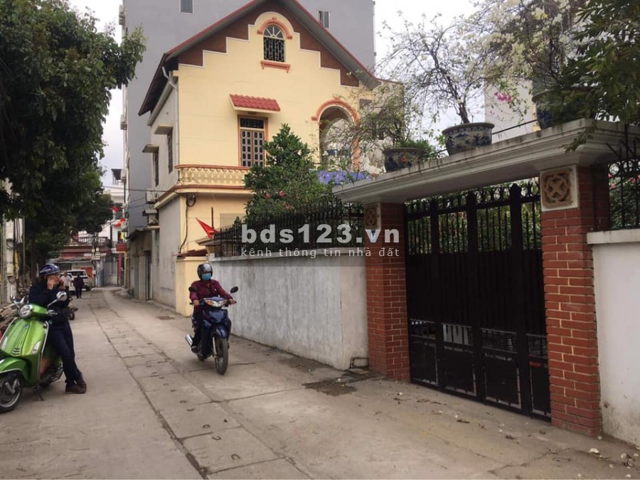 Bán Biệt Thự sân vườn lô góc phố Nguyễn Hoàng 205 m x 3T quận Nam Từ Liêm giá 18.5 ty 0817222333