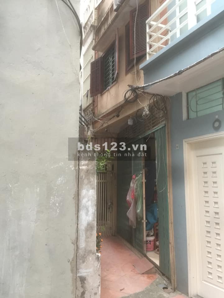 Nhà đẹp cạnh hồ Tây, tặng 100% nội thất, 30m2, 4 tầng, 2.4 tỷ!!!