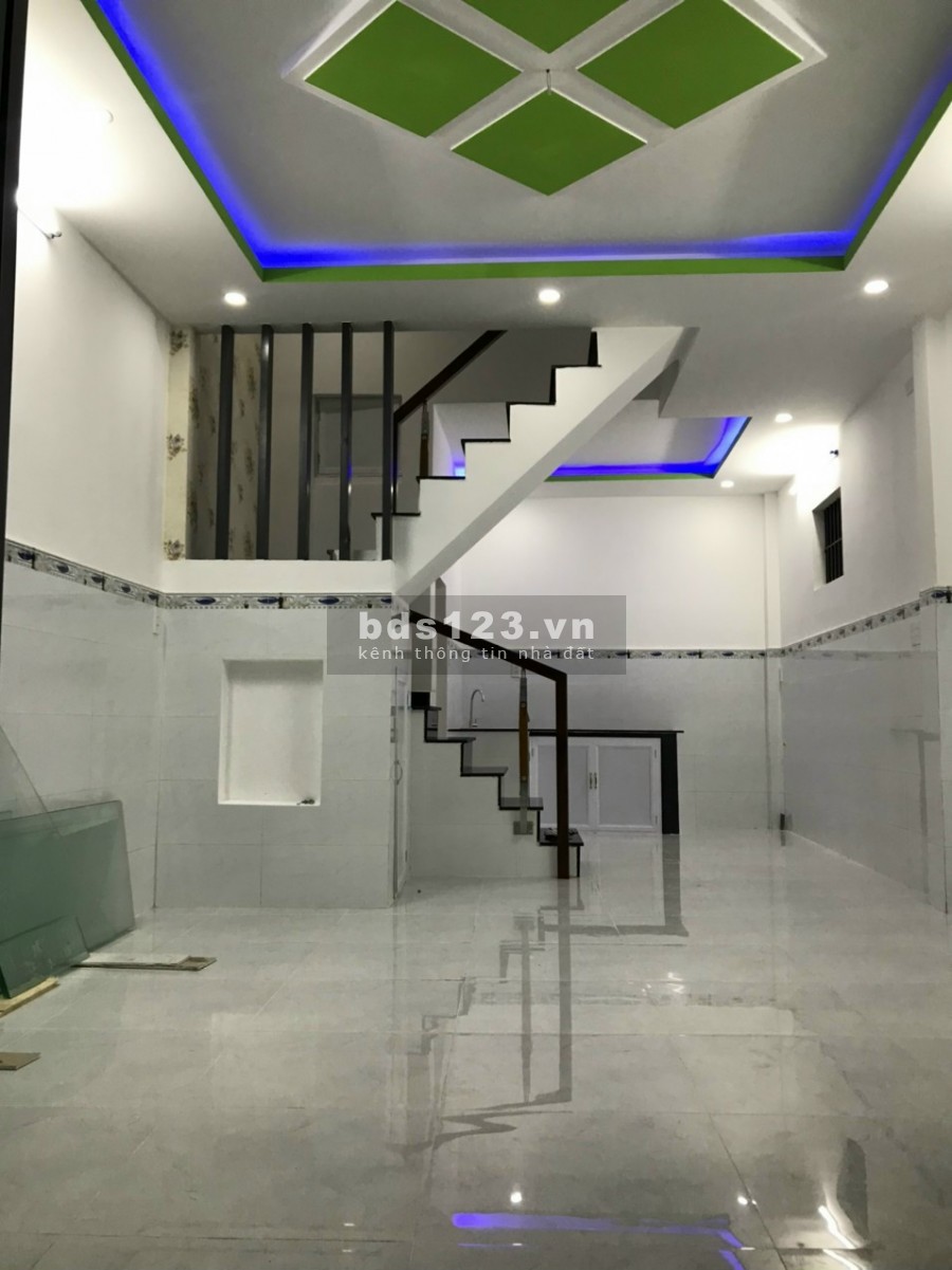 Nhà xe hơi đỗ cửa, đối diện Celadon - Aeon Tân Phú. 4,9 tỷ
