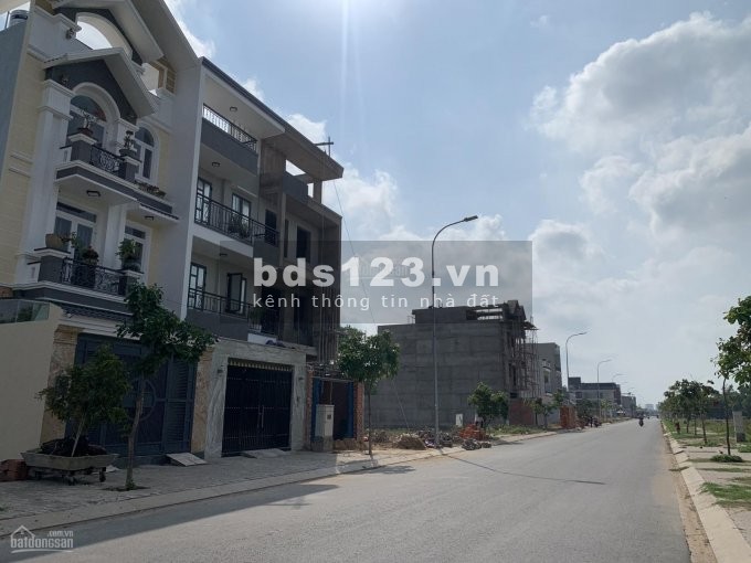Chủ đầu tư thanh lý gấp lô góc và kế góc Bình Chánh, KDC Trung Sơn 2, dân đông đúc, sổ riêng