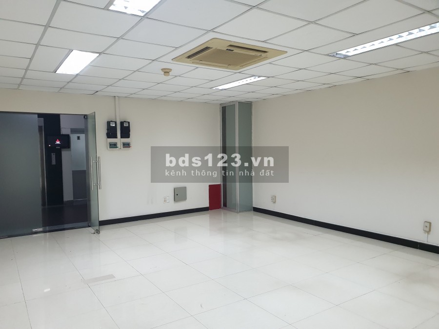 Văn phòng cho thuê quận Tân Bình - Golden Building - diện tích 100m2 - 35tr/tháng