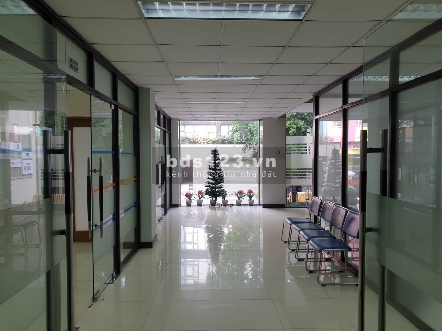Văn phòng cho thuê quận Tân Bình - Golden Building - diện tích 100m2 - 35tr/tháng