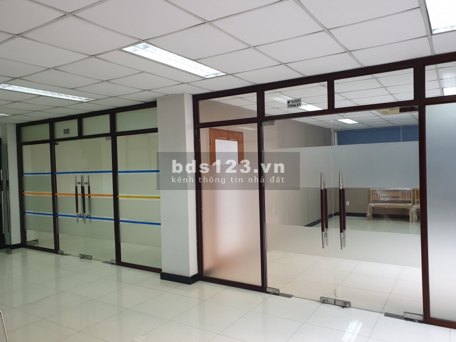 Văn phòng cho thuê quận Tân Bình - Golden Building - diện tích 100m2 - 35tr/tháng