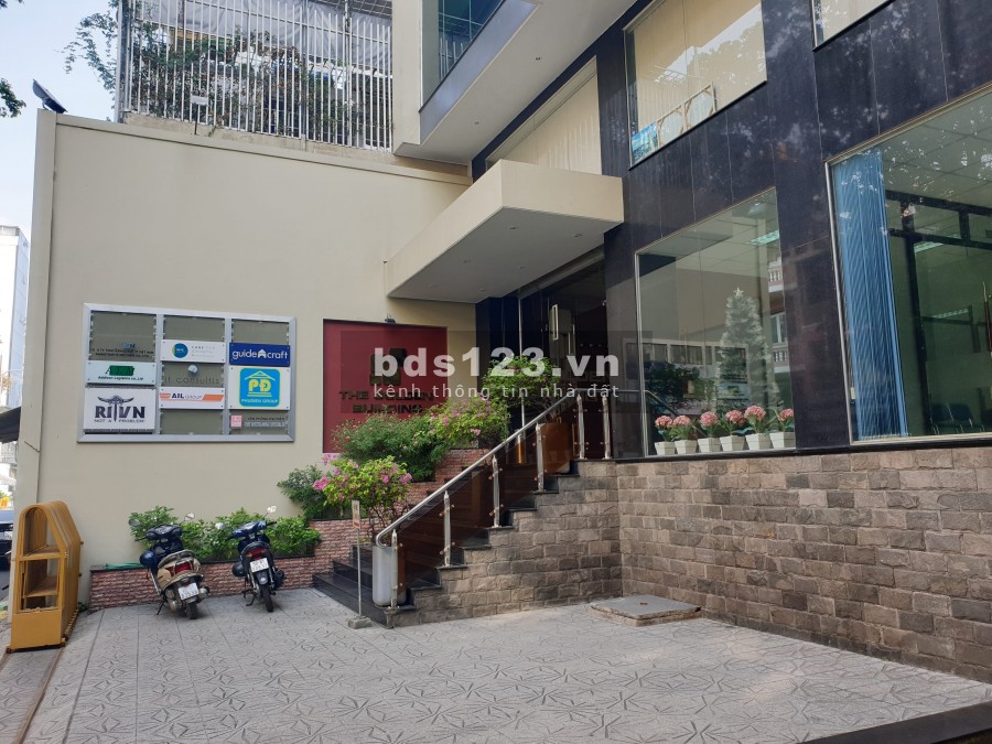 Văn phòng cho thuê quận Tân Bình - Golden Building - diện tích 100m2 - 35tr/tháng