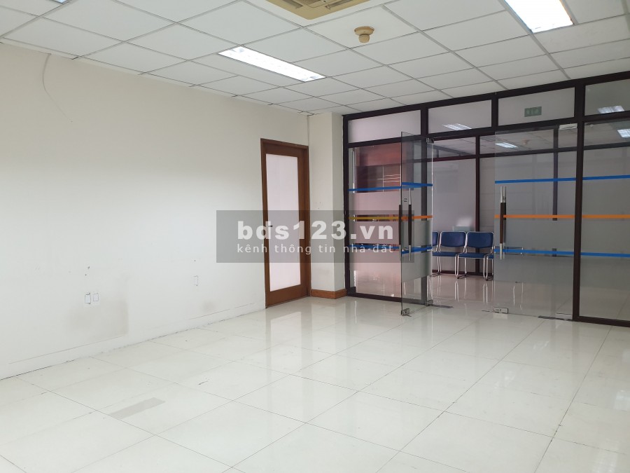 Văn phòng cho thuê quận Tân Bình - Golden Building - diện tích 100m2 - 35tr/tháng