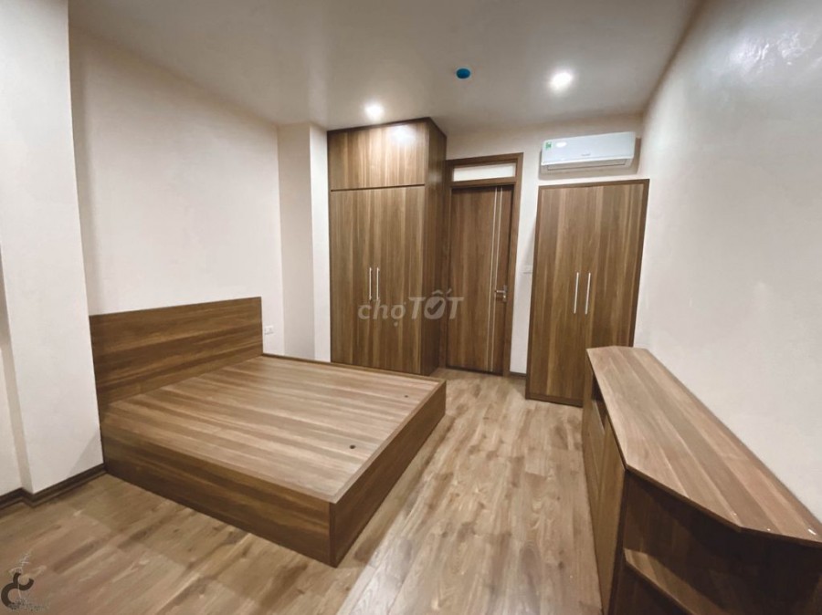 Cho thuê căn hộ dịch vụ mini tầng 8 view hồ Huy Văn đường Văn Chương 2, Đống Đa, Hà Nội