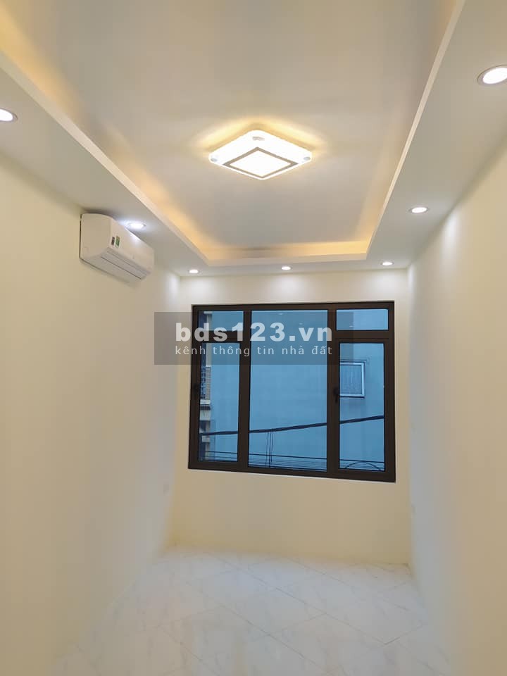 Bán nhà 3 tầng, sổ riêng, khu vực Minh Khai, Hoàng Mai.