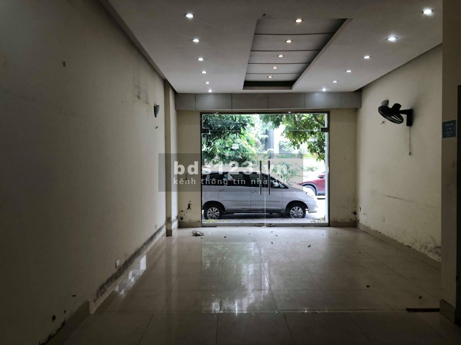Bán nhà quận Cầu Giấy, 5 tầng, mặt tiền 4,5 m, nhà vừa xây mới toanh, ngõ xe 3 gác, kinh doanh, ở luôn, giá 4 tỉ hơn 0961.730.679