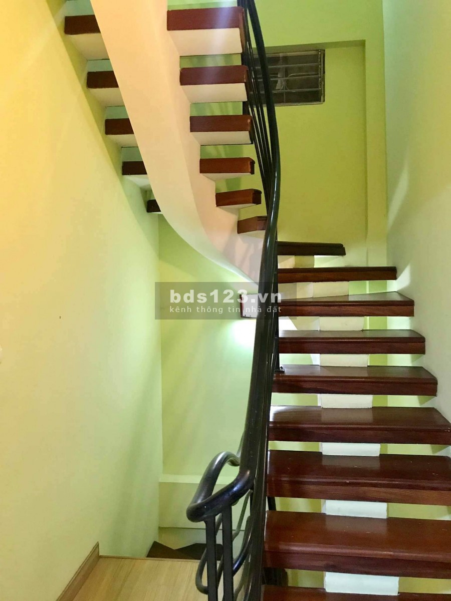 Bán nhà quận Cầu Giấy, 5 tầng, mặt tiền 4,5 m, nhà vừa xây mới toanh, ngõ xe 3 gác, kinh doanh, ở luôn, giá 4 tỉ hơn 0961.730.679