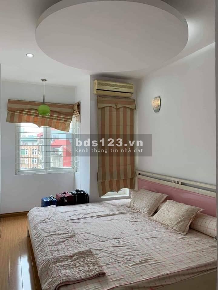 Bán nhà quận Cầu Giấy, 5 tầng, mặt tiền 4,5 m, nhà vừa xây mới toanh, ngõ xe 3 gác, kinh doanh, ở luôn, giá 4 tỉ hơn 0961.730.679