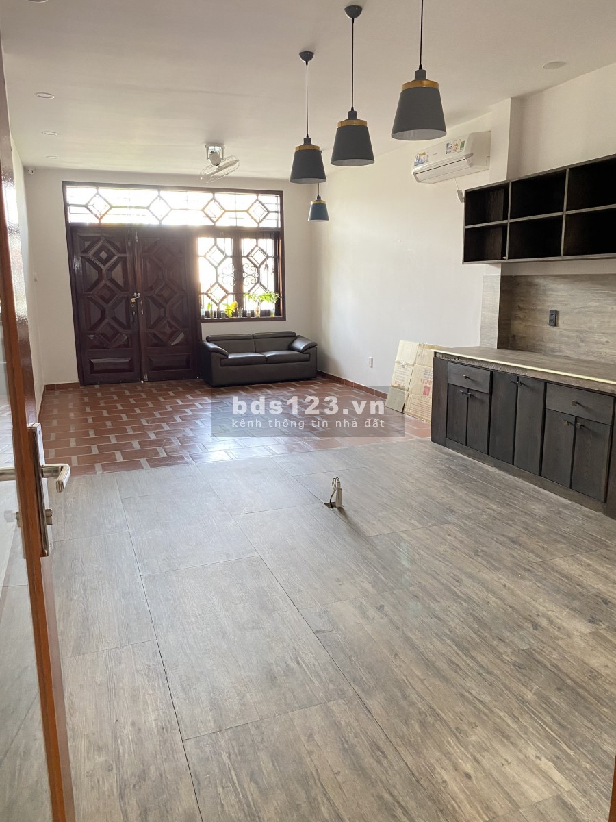 Nhà Vip MT D3 4.2x20 Trệt 4 Lầu 7P 4WC Giá 60Tr/th