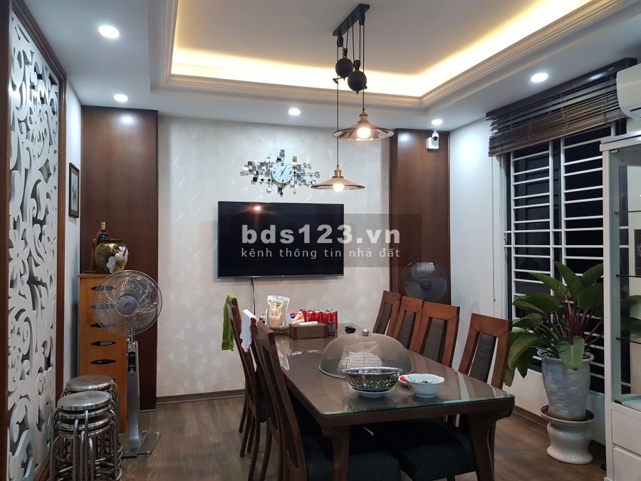 Bán nhà quận Cầu Giấy, 5 tầng, mặt tiền 4,5 m, nhà vừa xây mới toanh, ngõ xe 3 gác, kinh doanh, ở luôn, giá 4 tỉ hơn 0961.730.679