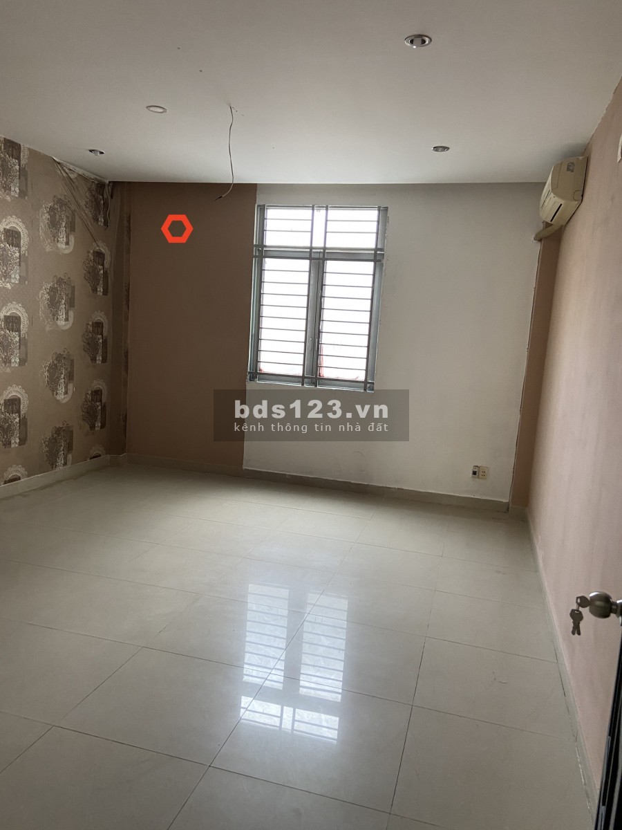 Nhà HXH Nguyễn Hữu Cảnh 4x16m, trệt, 2lầu. 3pn, 3wc. 20tr.