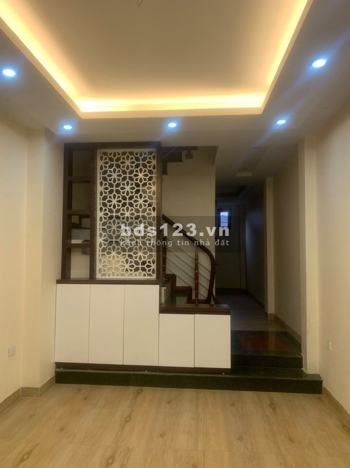 Nhà 5 tầng, nhỉnh 2 tỉ, Cổ Nhuế Ô tô đỗ cửa Kinh doanh Tốt LH Chú Khoa 0366799039