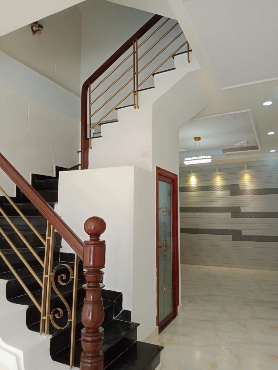 Bán nhà đường Hoàng Quốc Việt, Quận 7, 2 Lầu, 89m2 giá 6,2 tỷ Thương Lượng