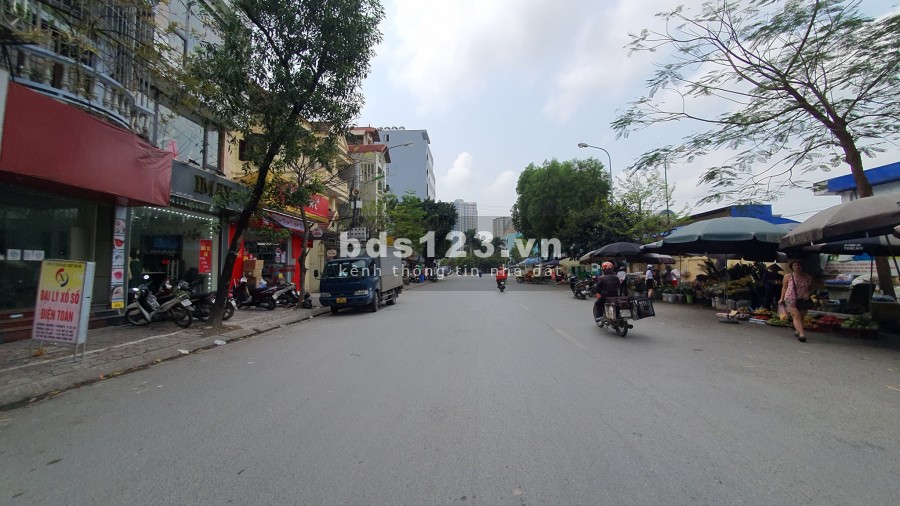 Hiếm! Bán nhà mặt Phố Doãn Kế Thiện, vỉa hè, kinh doanh đỉnh, 100m2 x 4T, 18 tỷ.