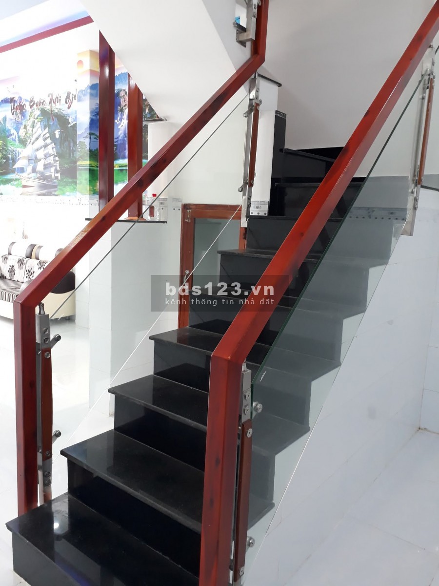 Bán nhà Hà Đông 52m 2 tầng 4m tiền 2.3 tỉ