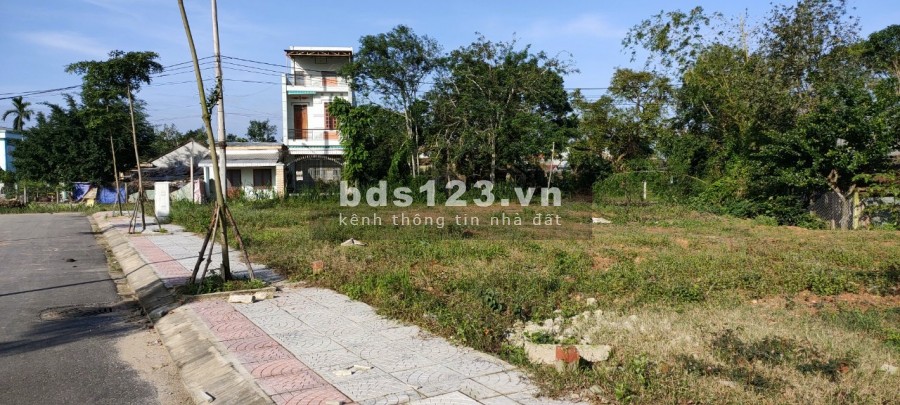 Cần ra đi lô đất hướng ĐN TTTP QUẢNG NGÃI giá rẻ ai có nhu cầu xin lh sđt: 0382355777