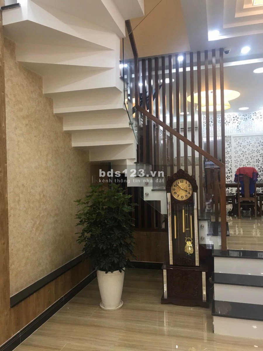Cần Bán Nhà HXH Cống Lở P.15 Tân Bình 65m2 Chỉ 5.6 Tỷ.TL