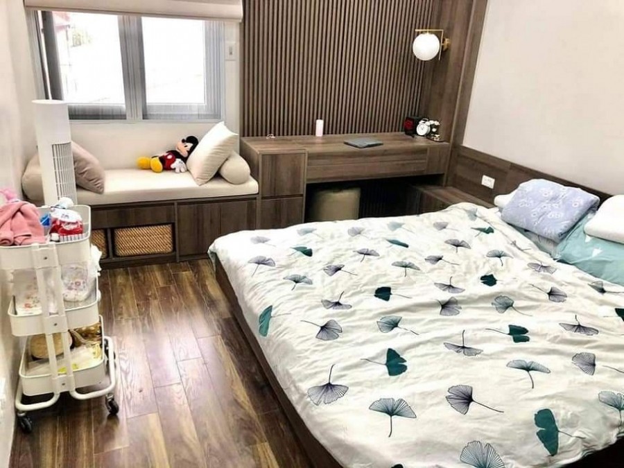 Cho thuê hoặc bán nhà phố Kim Mã DT 200 m2, 10 tầng.