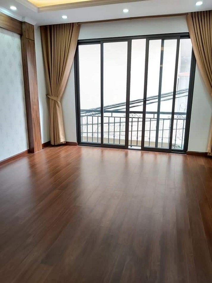 Cho thuê hoặc bán nhà phố Kim Mã DT 200 m2, 10 tầng.