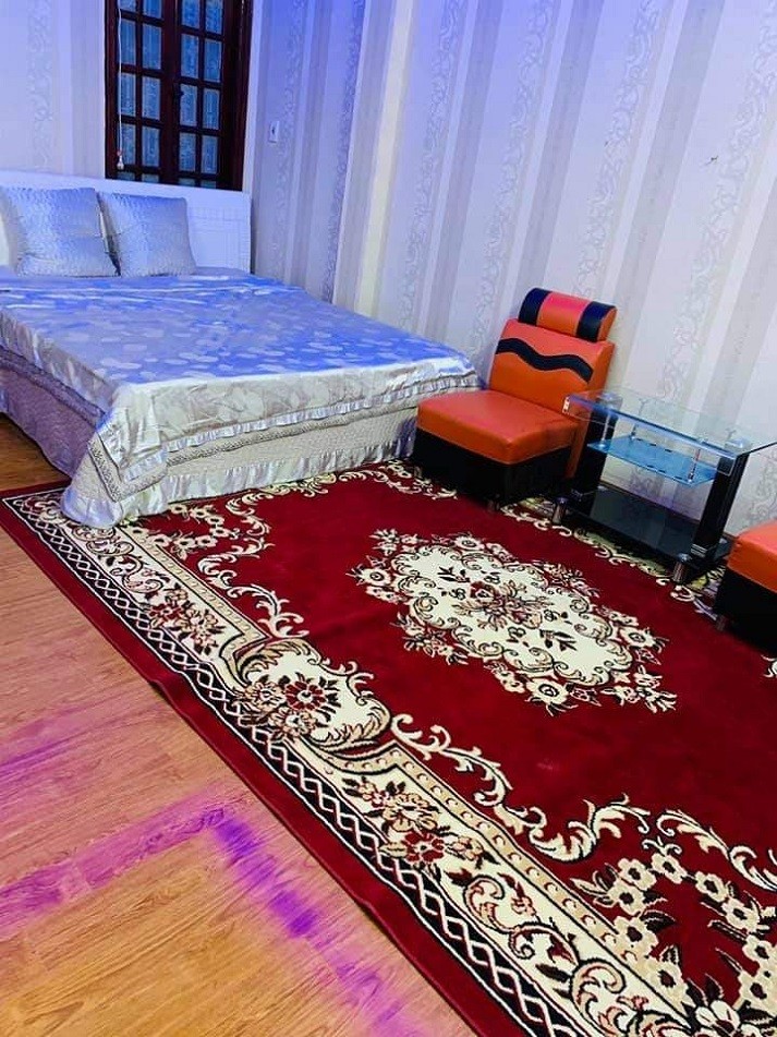 Cho thuê hoặc bán nhà 2 tầng mặt phố Vũ Tông Phan DT 302 m.