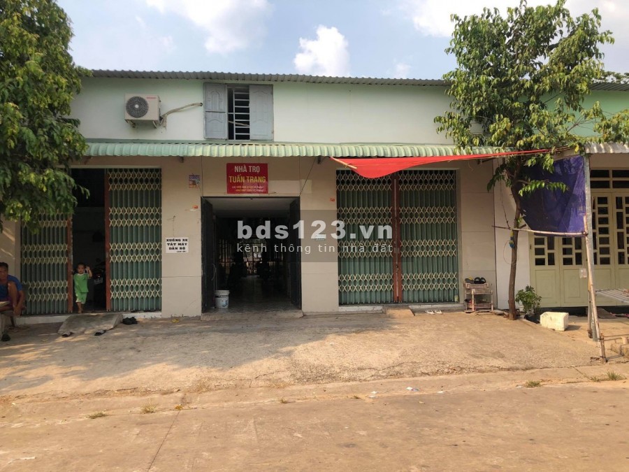 Sang lại 16 phòng trọ 2kiot với DT 300m2, Đường 16m Mỹ Phước 3 Bình Dương