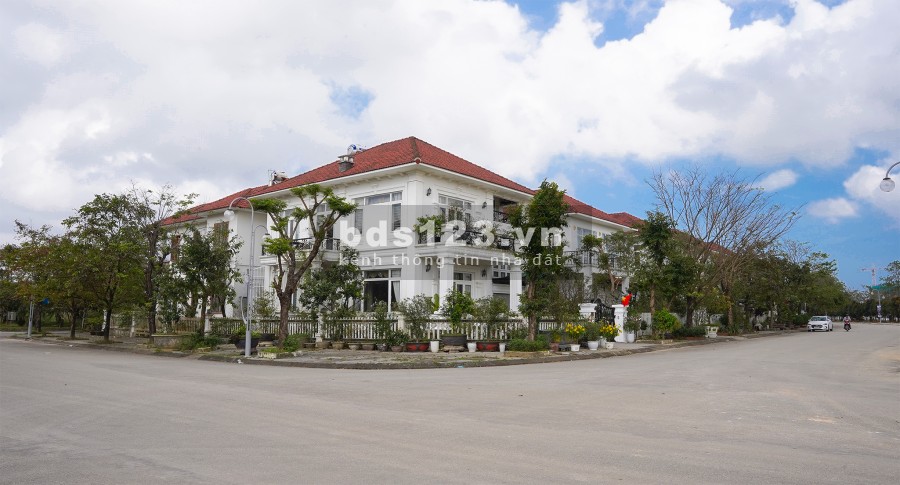 Bán nhà 3 tầng khu đô thị An Cựu City, Phường An Đông. Đầy đủ nội thất. Dọn vào ở ngay.