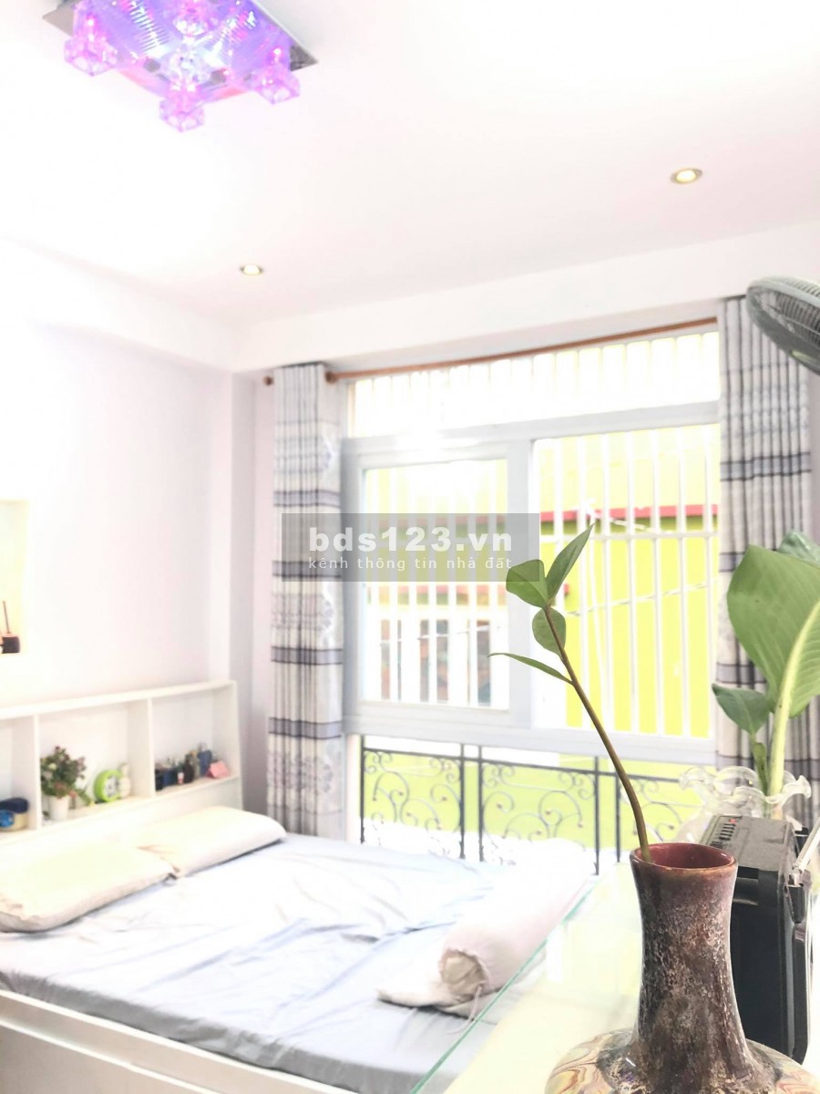 Bán Nhà Lô Góc Phan Xích Long PN Ngay Sau BV Hoàn Mỹ 4 Tầng 5 Tỷ