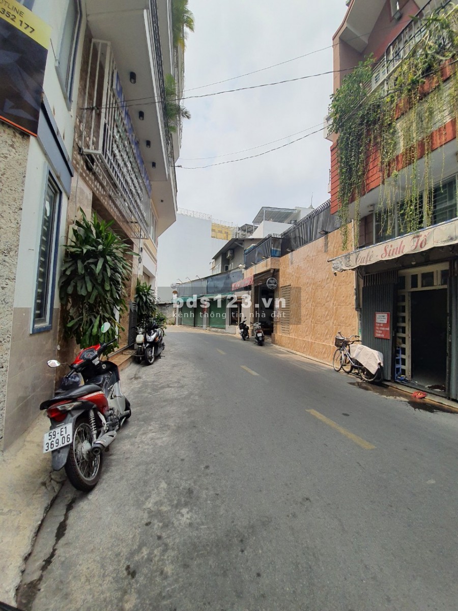 Bán Nhà Lô Góc Phan Xích Long PN Ngay Sau BV Hoàn Mỹ 4 Tầng 5 Tỷ