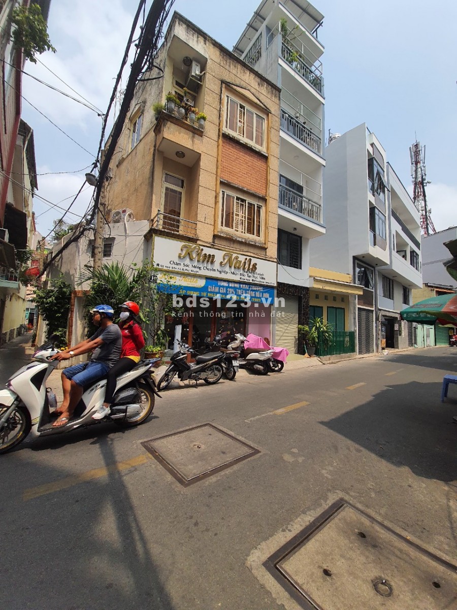 Bán Nhà Lô Góc Phan Xích Long PN Ngay Sau BV Hoàn Mỹ 4 Tầng 5 Tỷ