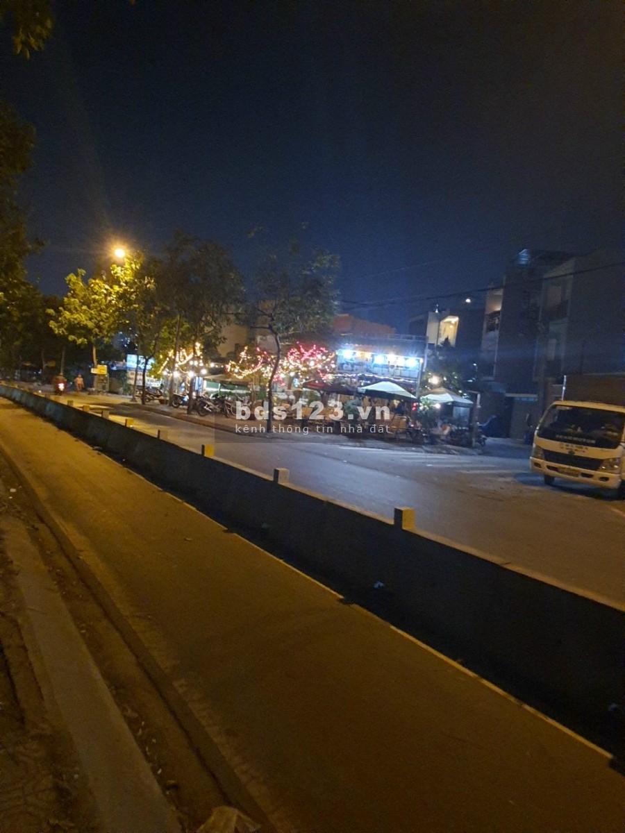 Bán nhà gần cầu vượt Gò Dưa và chợ đầu mối Thủ Đức,LH 0908795128.