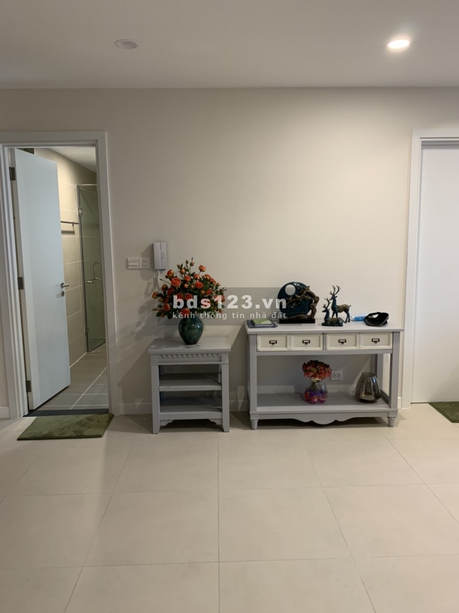 Bán căn hộ Kosmo Tây Hồ 161 Xuân La ban công ĐN DT 80m2