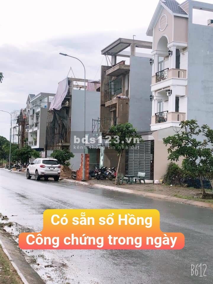 Bán gắp 2 nền Xã Phạm Văn Hai, Bình Chánh Mặt tiền trước 16m giá 15tr/m2