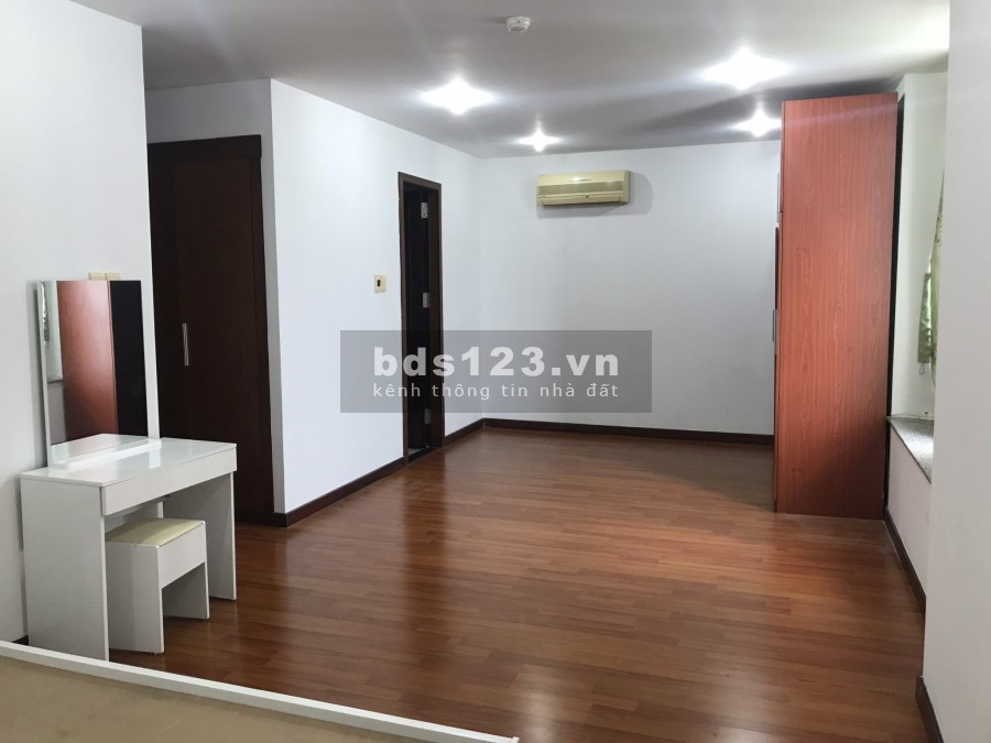 Cần bán căn hộ chung cư Giai Việt Q.8 S115m, 2 phòng ngủ, nhà đẹp, thoáng mát, có siêu thị, hồ bơi, công viên, khu an ninh