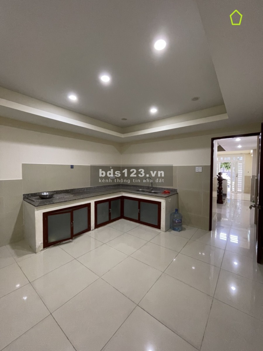 Nhà mới MT Lê Lâm (4x19m) 3L, ST, 5PN, 5WC full ML