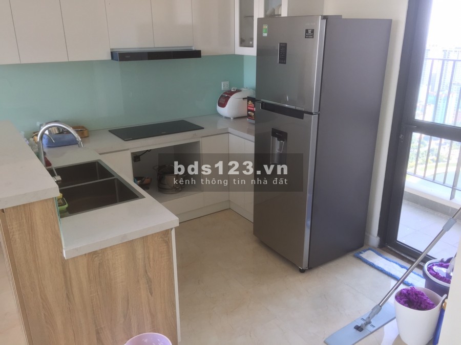 Cần cho thuê gấp căn hộ 3PN 2WC đầy đủ nội thất giá 17tr/tháng Vinhomes D'capitale.
