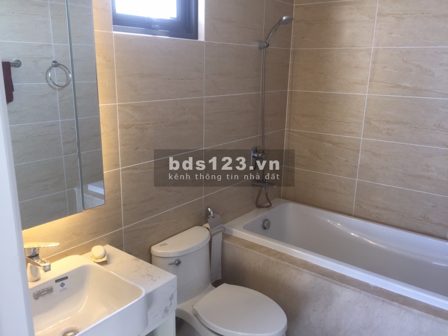Cần cho thuê gấp căn hộ 3PN 2WC đầy đủ nội thất giá 17tr/tháng Vinhomes D'capitale.