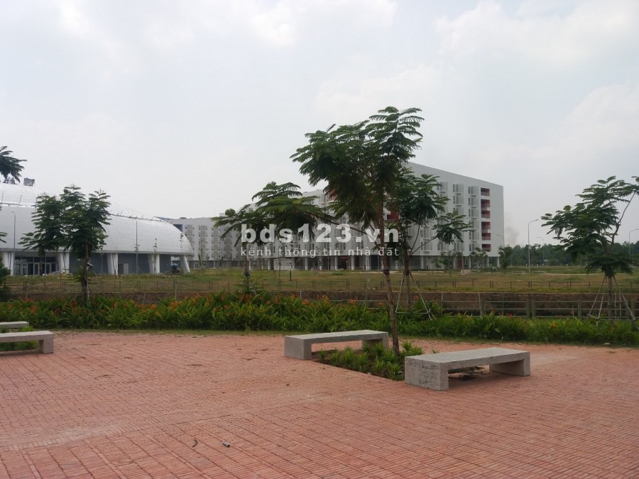 Cần sang lại lô Đất Nền mặt tiền đường lớn, kinh doanh tốt, Sát trường ĐH Việt Đức Sổ Hồng Full Thổ Cư.