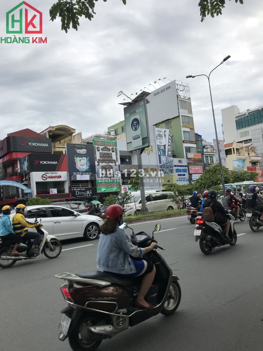 Cho thuê Nhà nguyên căn 3 lầu, đường Cộng Hòa, P.13, Tân Bình. 5x15m