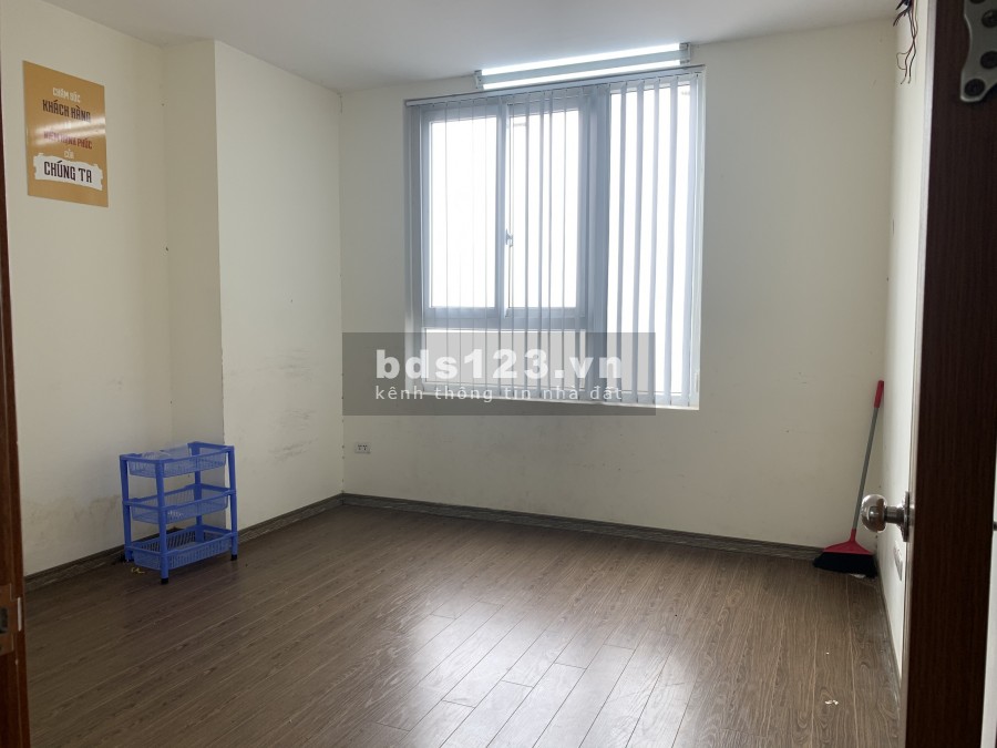 Cho thuê chung cư Mỹ Sơn Nguyễn Huy Tưởng 3 ngủ thiếu tủ bếp 8 triệu. Lh 0377983070
